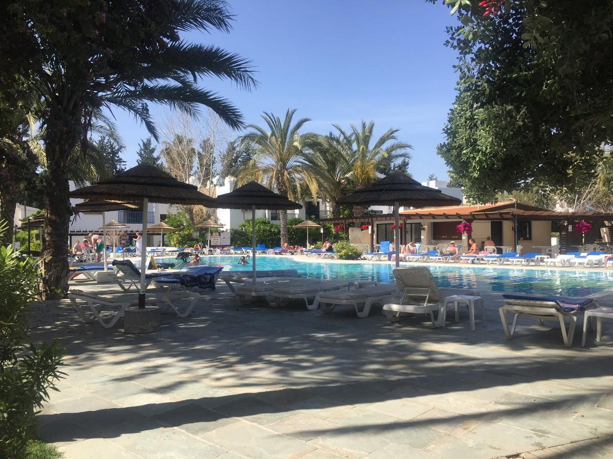 Paphos Gardens Apartment Bagian luar foto